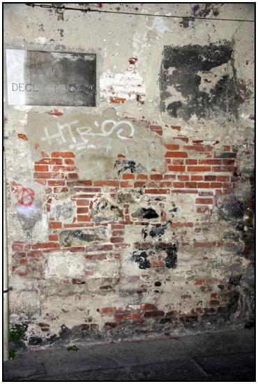 Il muro su cui è stata realizzata L'Ombra